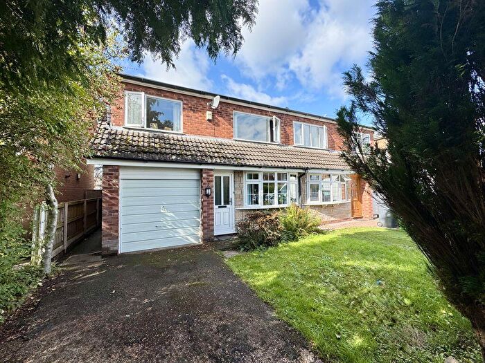 3 Bedroom Semi Detached House For Sale In Bromley Drive, Holmes Chapel, CW4