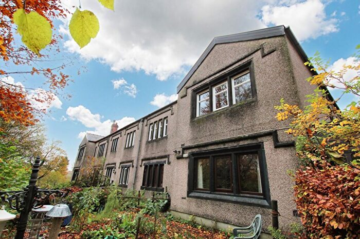 3 Bedroom Apartment For Sale In Timbercliffe, Littleborough, OL15