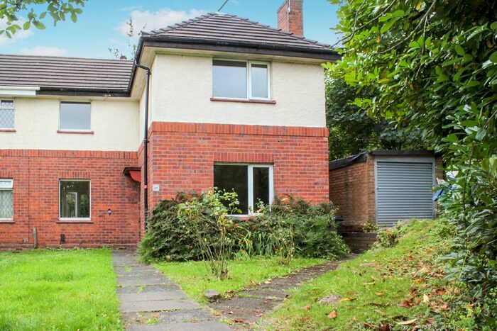 3 Bedroom Semi-Detached House To Rent In Limes Road, Dudley DY1