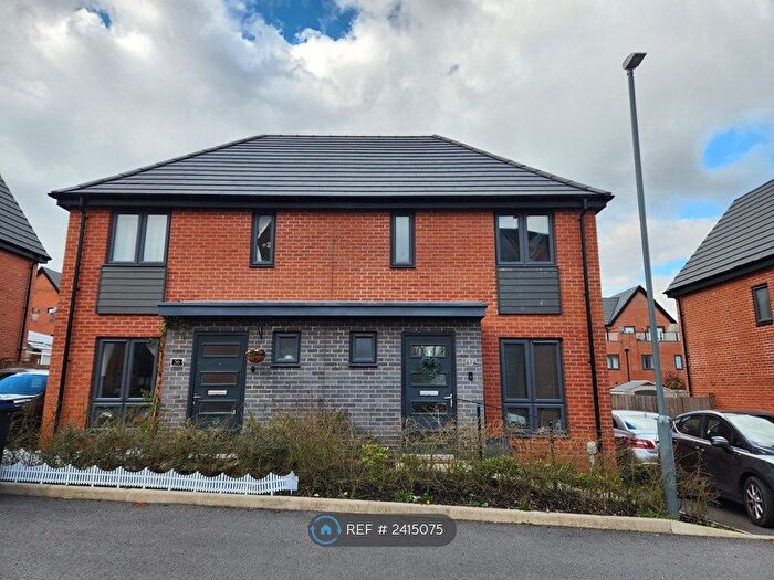 3 Bedroom Semi-Detached House To Rent In Longbridge Place, Birmingham, B31