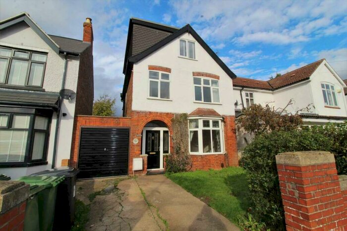 4 Bedroom House To Rent In Mayors Walk, Peterborough, PE3