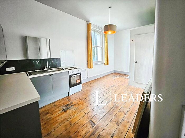 Studio To Rent In The Drive, Hove, East Sussex, BN3