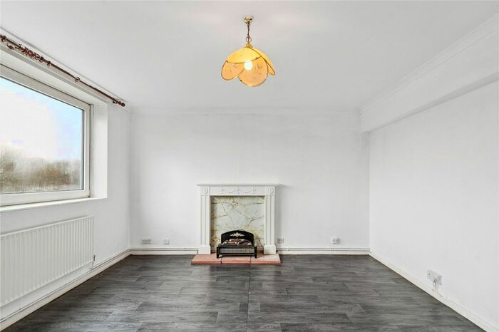 1 Bedroom Flat To Rent In Roehampton High Street, London, SW15