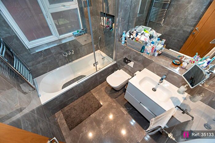 4 Bedroom Detached House For Sale In Albury Avenue, Sutton, SM2