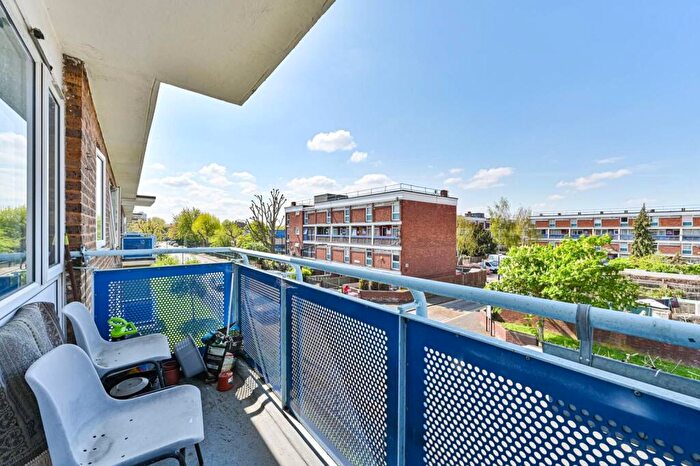 4 Bedroom Flat For Sale In Haymerle Road, Peckham, London, SE15
