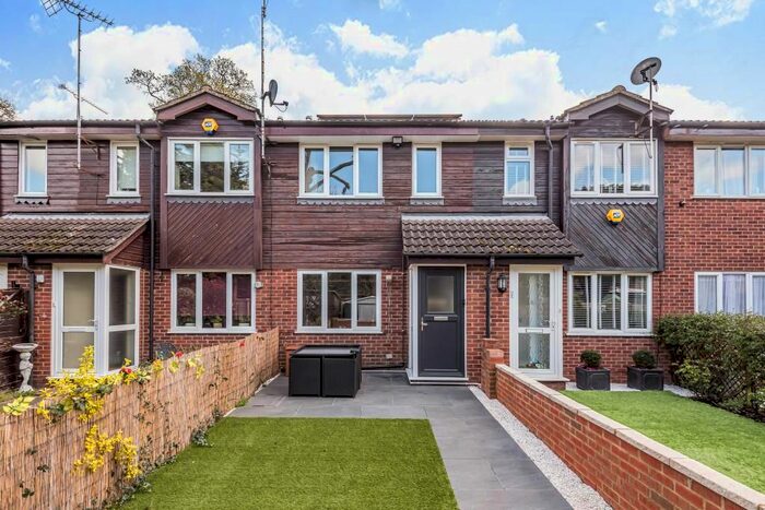 1 Bedroom Terraced House To Rent In Sunbury-On-Thames, Surrey, TW16