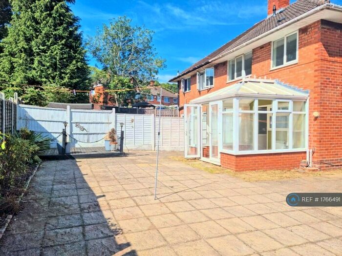 3 Bedroom Semi-Detached House To Rent In Oxley Grove, Birmingham, B29