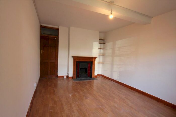 2 Bedroom Apartment To Rent In Cedar Court, Colney Hatch Lane, Muswell Hill, London, N10