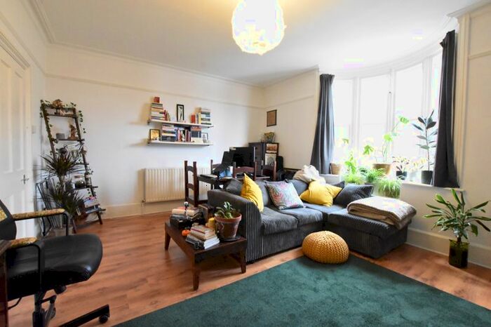 1 Bedroom Flat To Rent In Claremont Road, Surbiton, KT6
