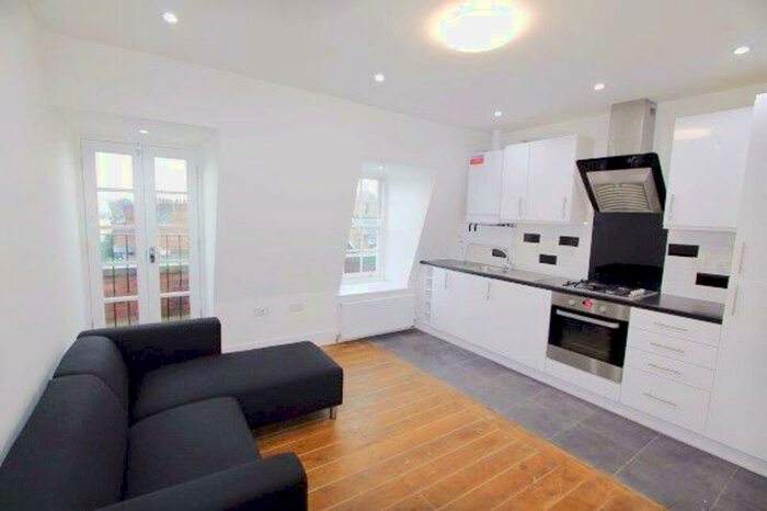 3 Bedroom Flat To Rent In Charrington House, Cephas Avenue, London, E1