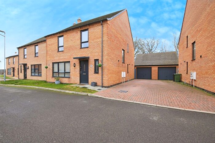 4 Bedroom Detached House For Sale In Elm Friars Close, Farcet, Peterborough, PE7