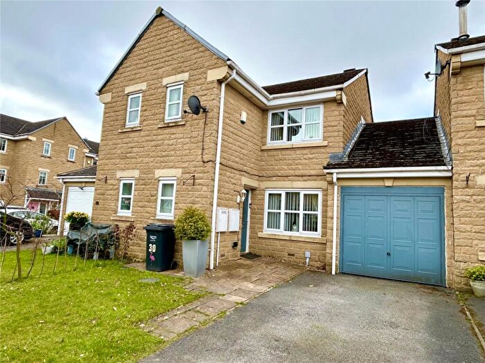 3 Bedroom Terraced House To Rent In Oakwood Gardens, Illingworth, Halifax, West Yorkshire, HX2