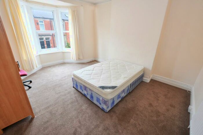 4 Bedroom Flat To Rent In Coniston Avenue, West Jesmond, Newcastle Upon Tyne, NE2