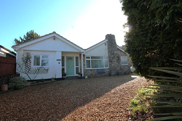 4 Bedroom Bungalow For Sale In Gloucester Road, Almondsbury, Bristol, BS32