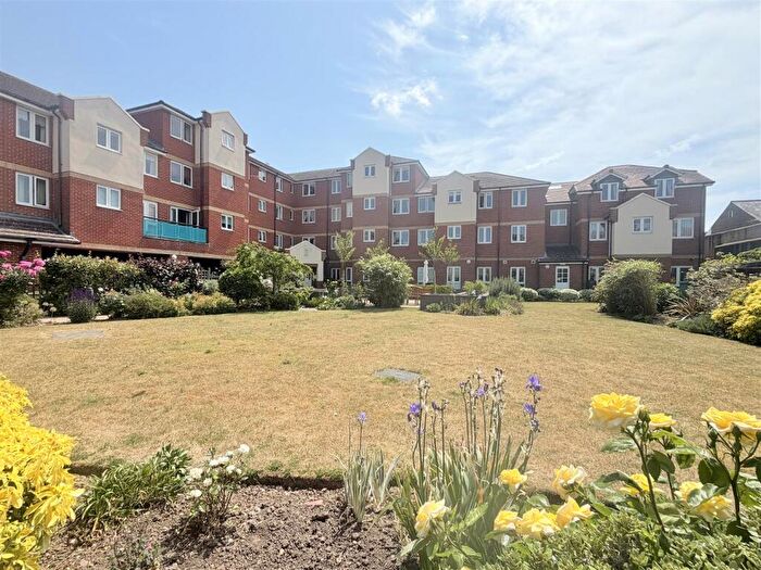 2 Bedroom Apartment For Sale In Richmond Street, Herne Bay, CT6