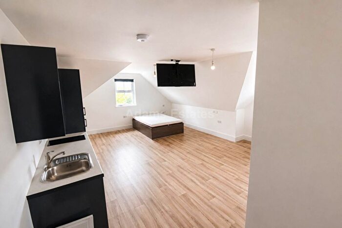 1 Bedroom Studio To Rent In Charndon Close, Reading, RG2