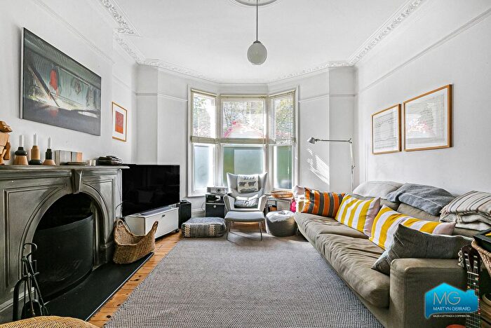 5 Bedroom End Of Terrace House For Sale In Blythwood Road, Stroud Green, London, N4