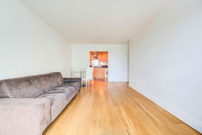 2 Bedroom Flat To Rent In Beckford Close, Kensington, London, W14