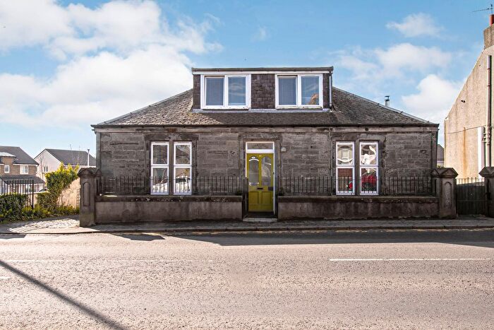 4 Bedroom Detached House For Sale In Dunfermline Road, Crossgates, KY4