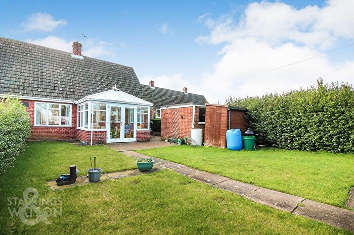 3 Bedroom Bungalow For Sale In Springdale Crescent, Brundall, Norwich, NR13