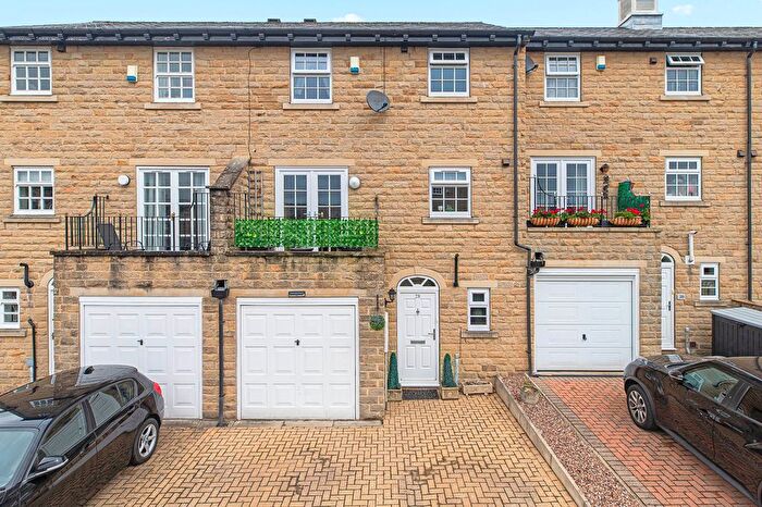 3 Bedroom Detached House For Sale In Gainsborough Court, Skipton, North Yorkshire, BD23