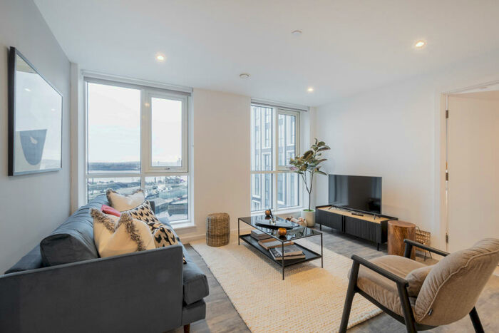 2 Bedroom Apartment To Rent In The Copper House, L1