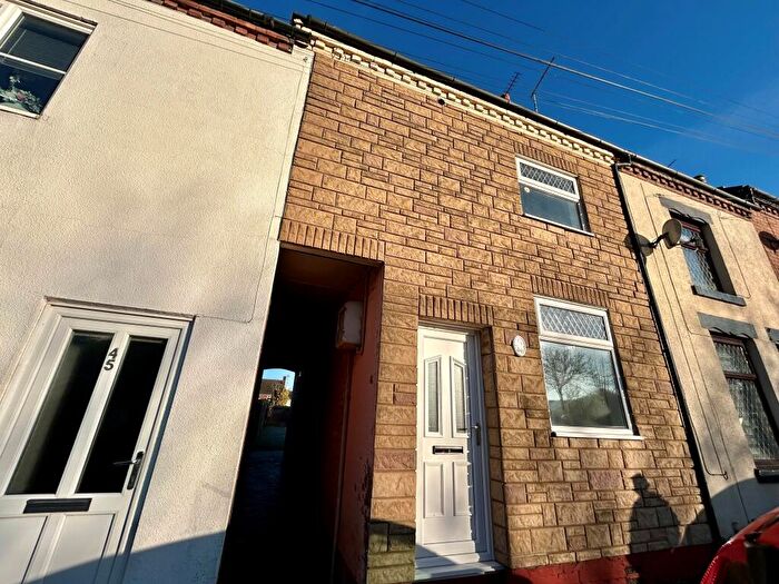 2 Bedroom House To Rent In Heath Road, DE15