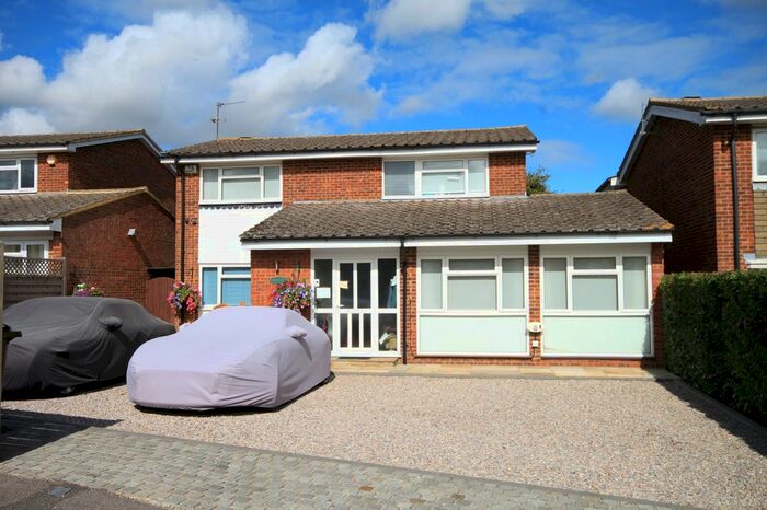 5 Bedroom Property To Rent In Greatfield Close, Harpenden, AL5