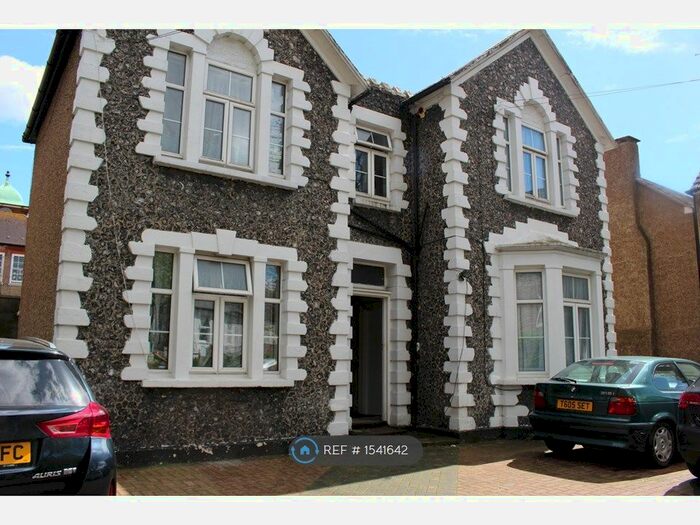 Studio To Rent In Tooting, London, SW17