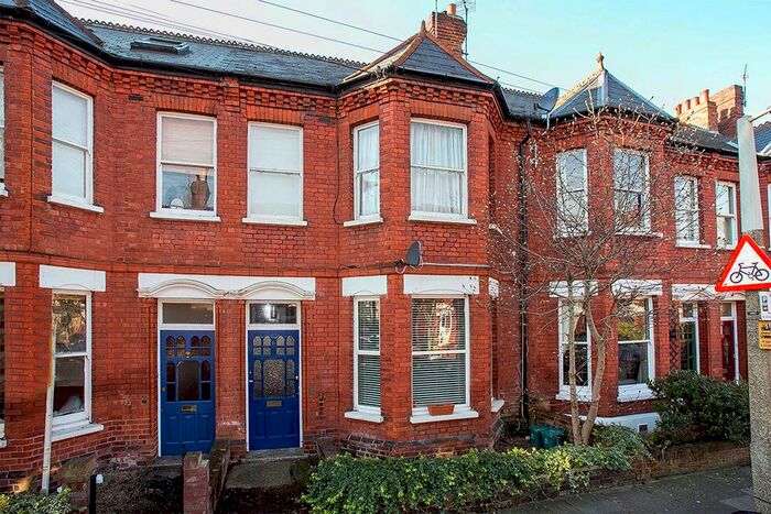 1 Bedroom Flat To Rent In Salisbury Road, Richmond, TW9