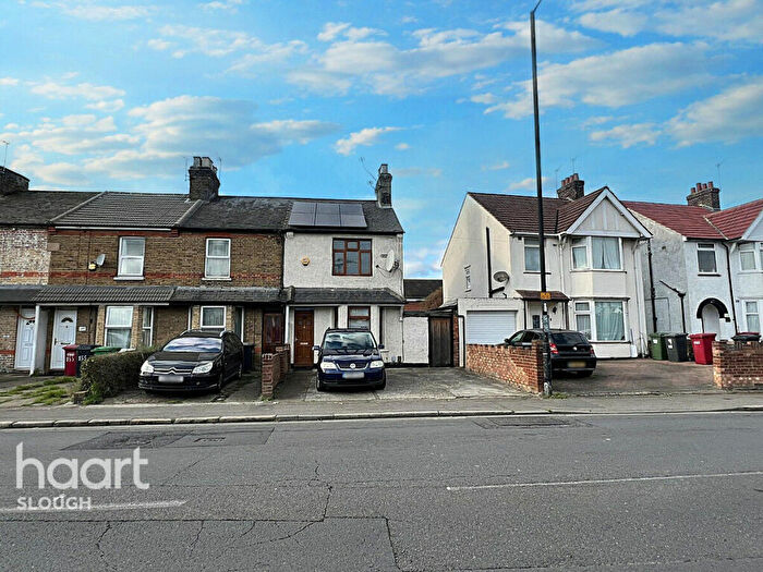 4 Bedroom End Of Terrace House For Sale In Stoke Road, Slough, SL2