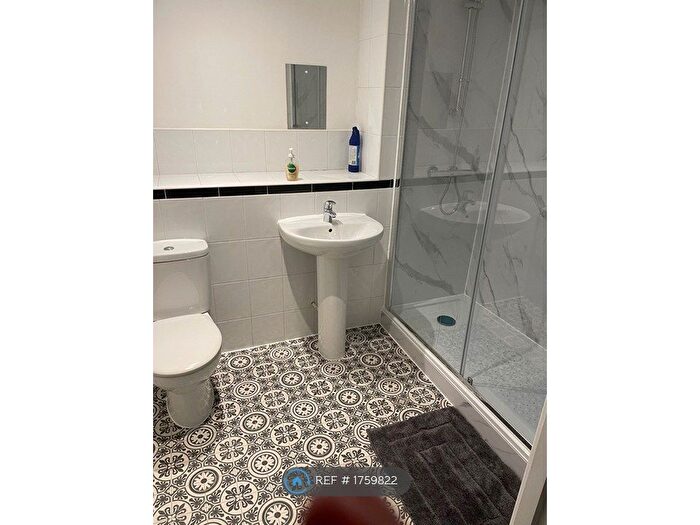 2 Bedroom Flat To Rent In Kaber Court, Liverpool, L8