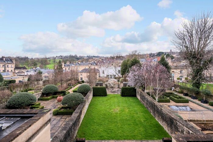 1 Bedroom Flat For Sale In Royal Crescent, Bath, BA1