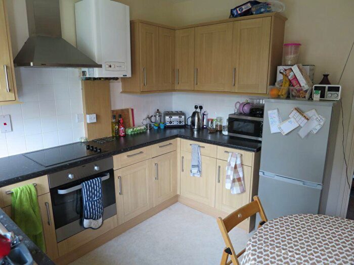 2 Bedroom Flat To Rent In Chapel Street, OX4