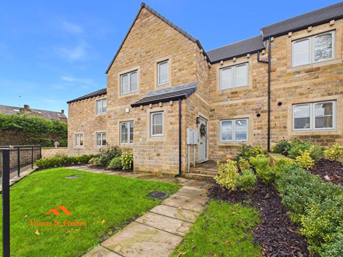 4 Bedroom Semi Detached House For Sale In Lowther Lane, Foulridge, BB8