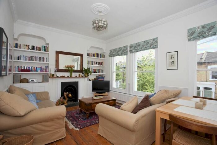 2 Bedroom Flat To Rent In Dalberg Road, London, SW2