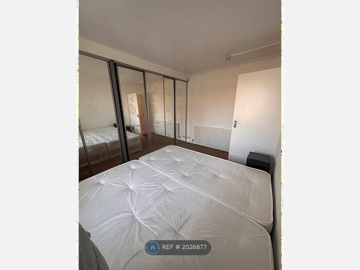 4 Bedroom Terraced House To Rent In Burlington Gardens, Romford, RM6