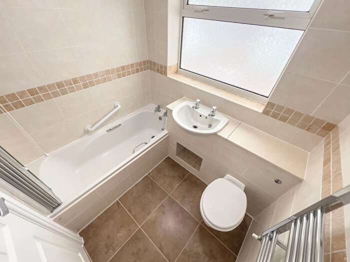 2 Bedroom Bungalow To Rent In Barton Close, Forest Town, NG19