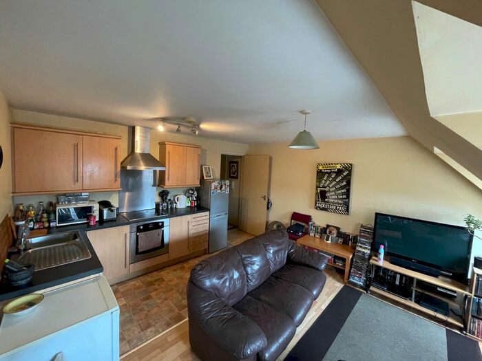 2 Bedroom Flat For Sale In Avonmouth Road, Avonmouth, Bristol, BS11
