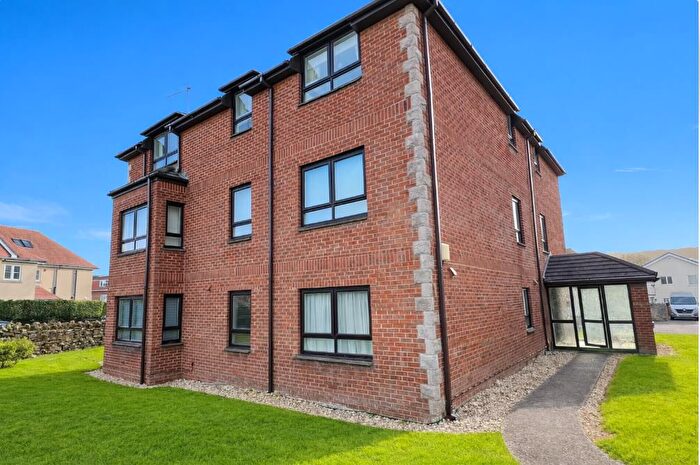 3 Bedroom Flat For Sale In Richmond House, Rabling Road, BH19