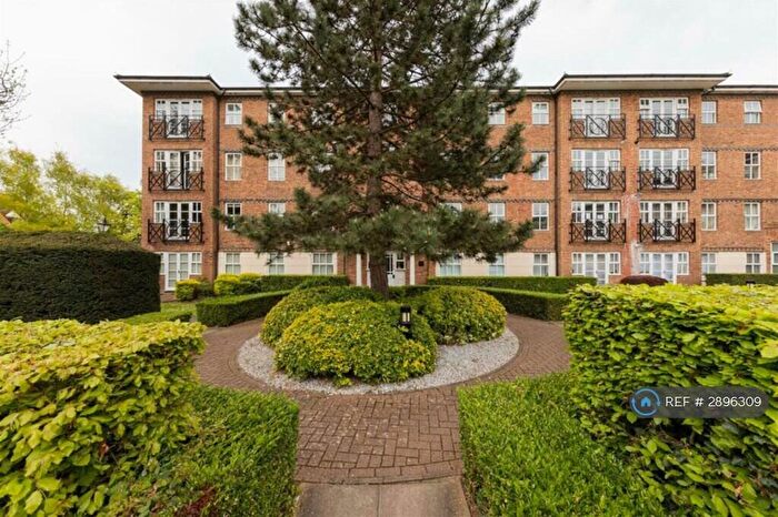2 Bedroom Flat To Rent In Rectory Court, London, E18