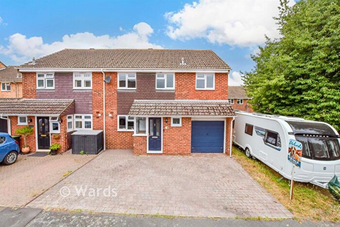 4 Bedroom Semi Detached House For Sale In Blake Drive, Larkfield, Kent, ME20