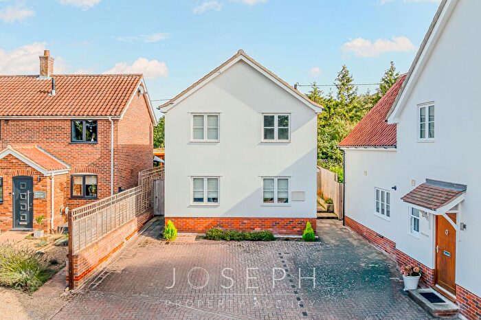 3 Bedroom Detached House For Sale In School Hill, Nacton, IP10