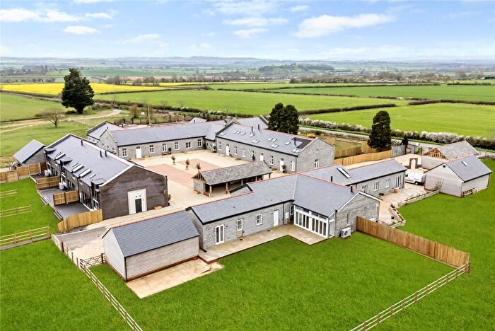 4 Bedroom End Of Terrace House For Sale In Watts Quarry Lane, Somerton, TA11