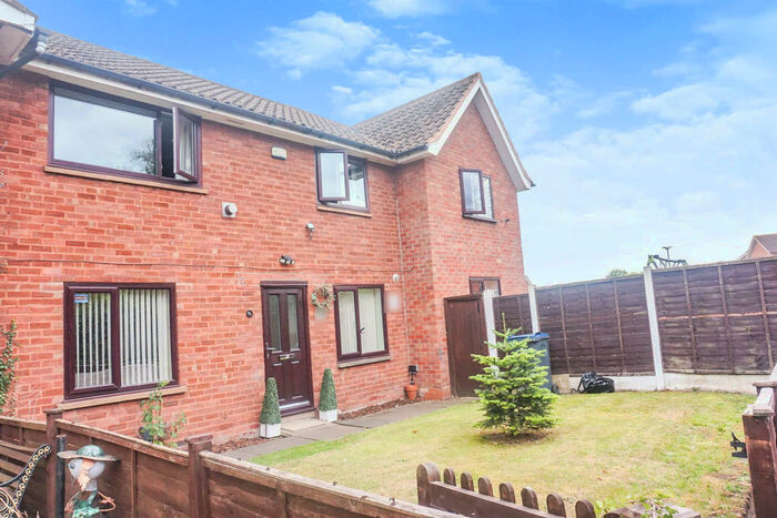 4 Bedroom Semi-Detached House For Sale In Lindridge Road, Sutton Coldfield, B75