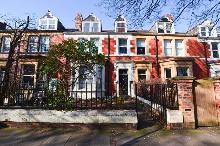 2 Bedroom Apartment To Rent In West Avenue, Gosforth, Newcastle Upon Tyne, NE3