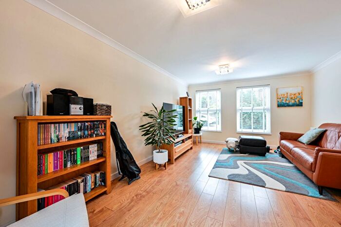 4 Bedroom Detached House To Rent In Elkins Gardens, Burpham, Guildford, GU4