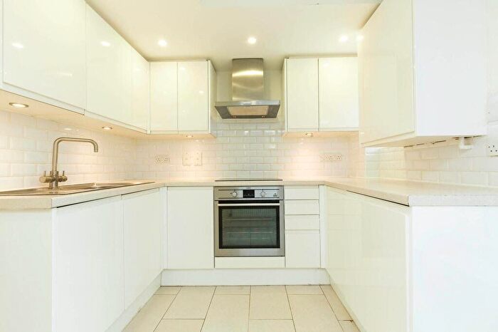 2 Bedroom Flat To Rent In Fairhazel Gardens, South Hampstead, NW6
