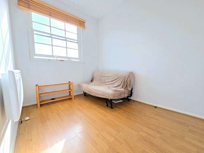 Studio To Rent In Offord Road, London, N1