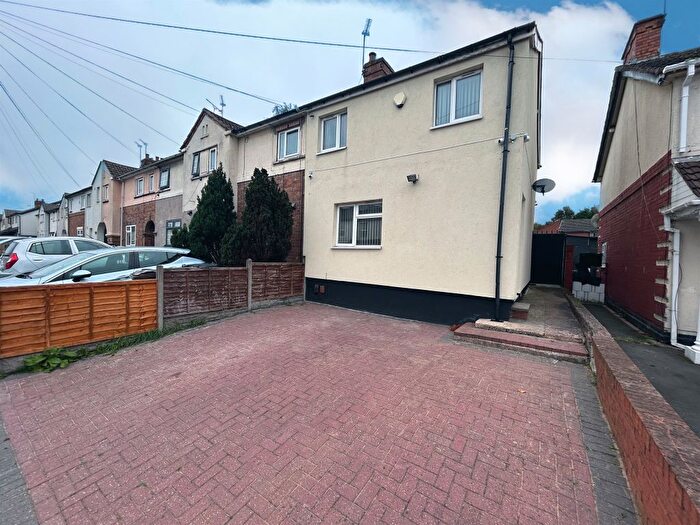 3 Bedroom End Of Terrace House For Sale In Gorsebrook Road, Dunstall, Wolverhampton, WV6